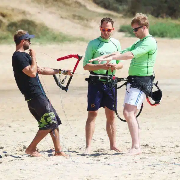 Demonstration of safety systems in kitesurfing