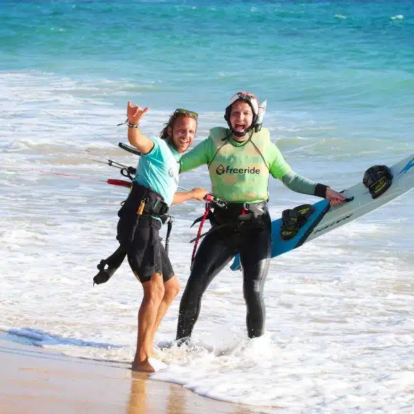 Fun and kitesurf with Freeride Tarifa. Kitesurfing camp.