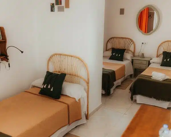 Triple room with private bathroom in hostal Tarifa