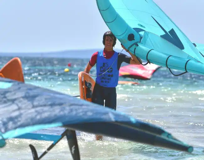 Beginner Wingfoil lessons in Tarifa. Discover the new sensation of winging