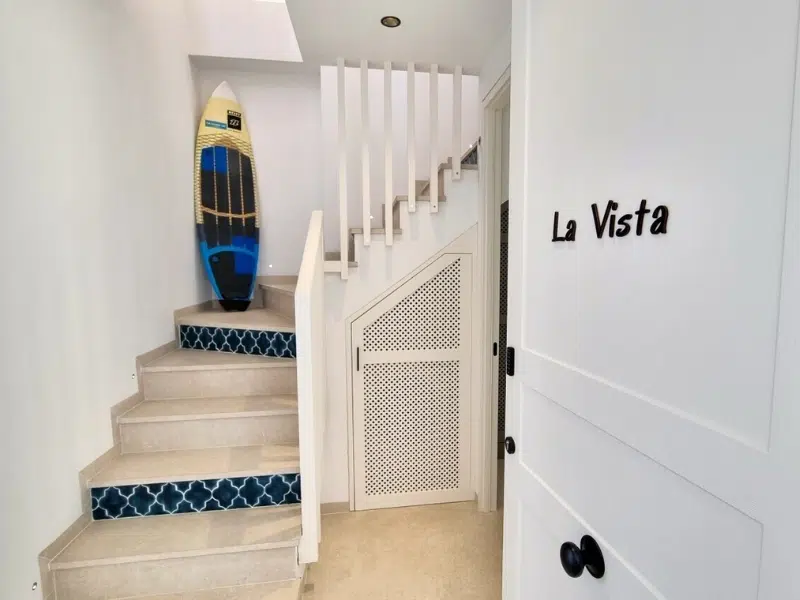 La vista apartment entrance in Tarifa calle Silos 7.