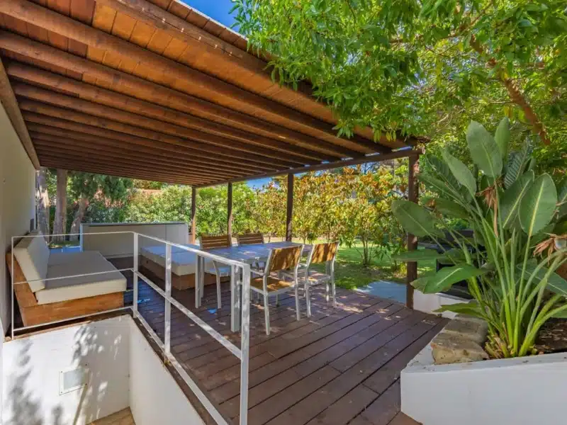 Outdoor Kitchen Area