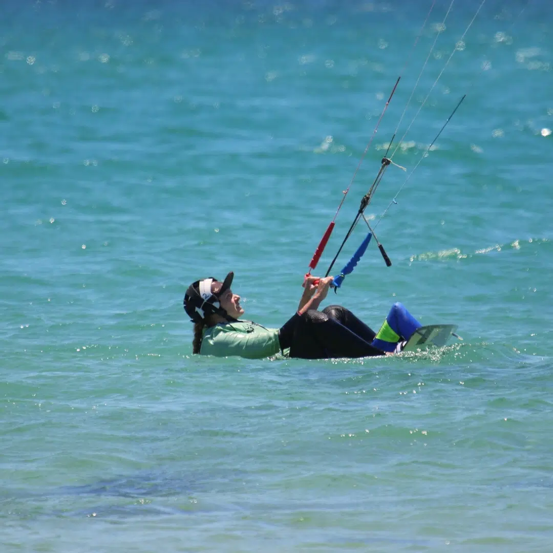 steady pull to start stand up on the board with power dive