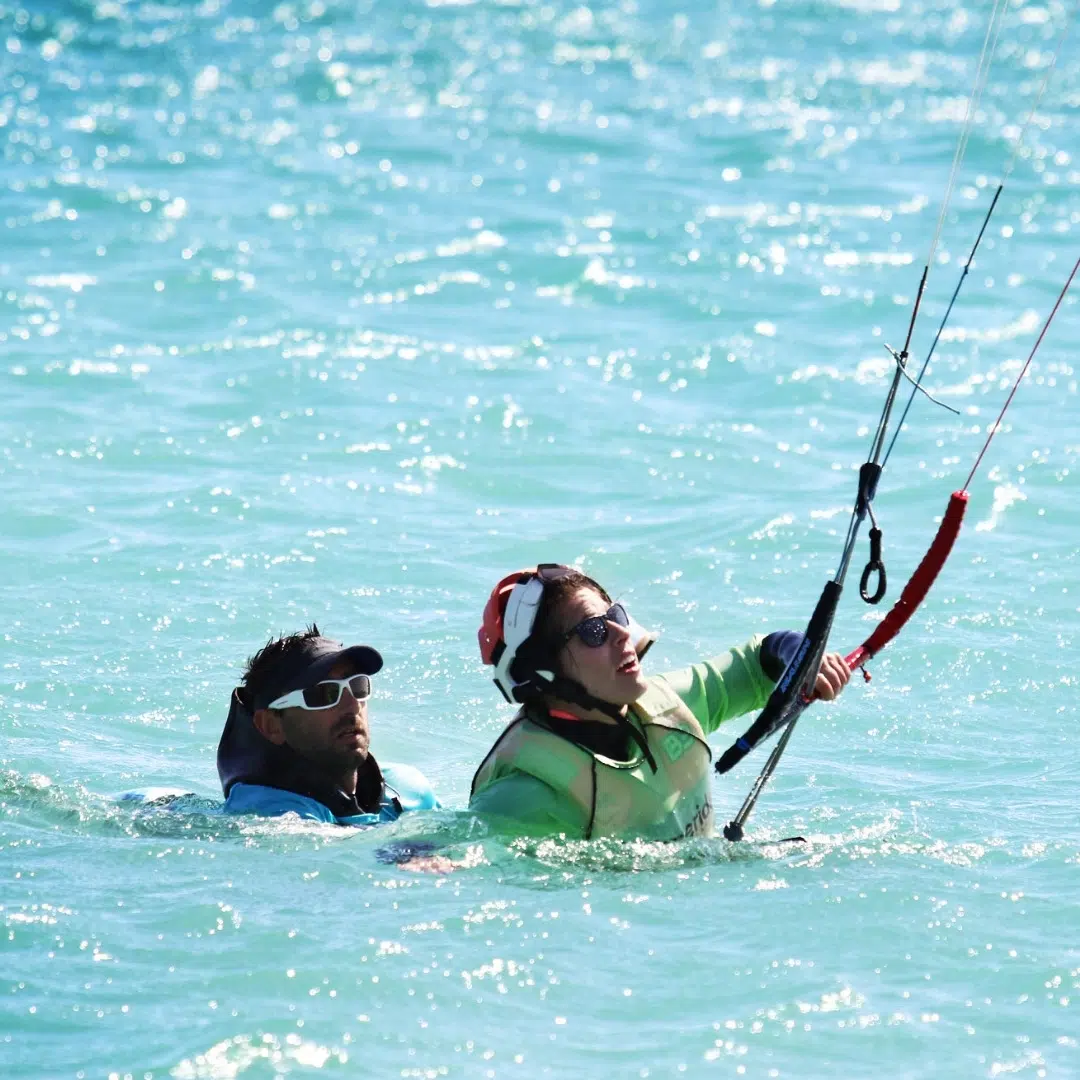 Upwind bodydrag mastering the power of the kite in the water