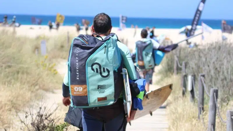 Location de matériel de kitesurf complète pour élève de niveau 3 certifié rider autonome chez Freeride Tarifa.